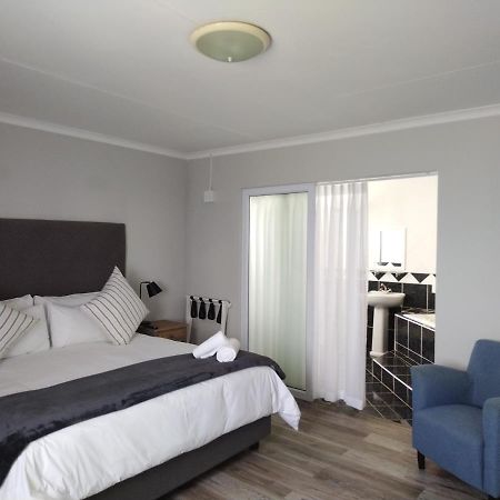 Blue Owl Guest House Мозел Бей Екстериор снимка