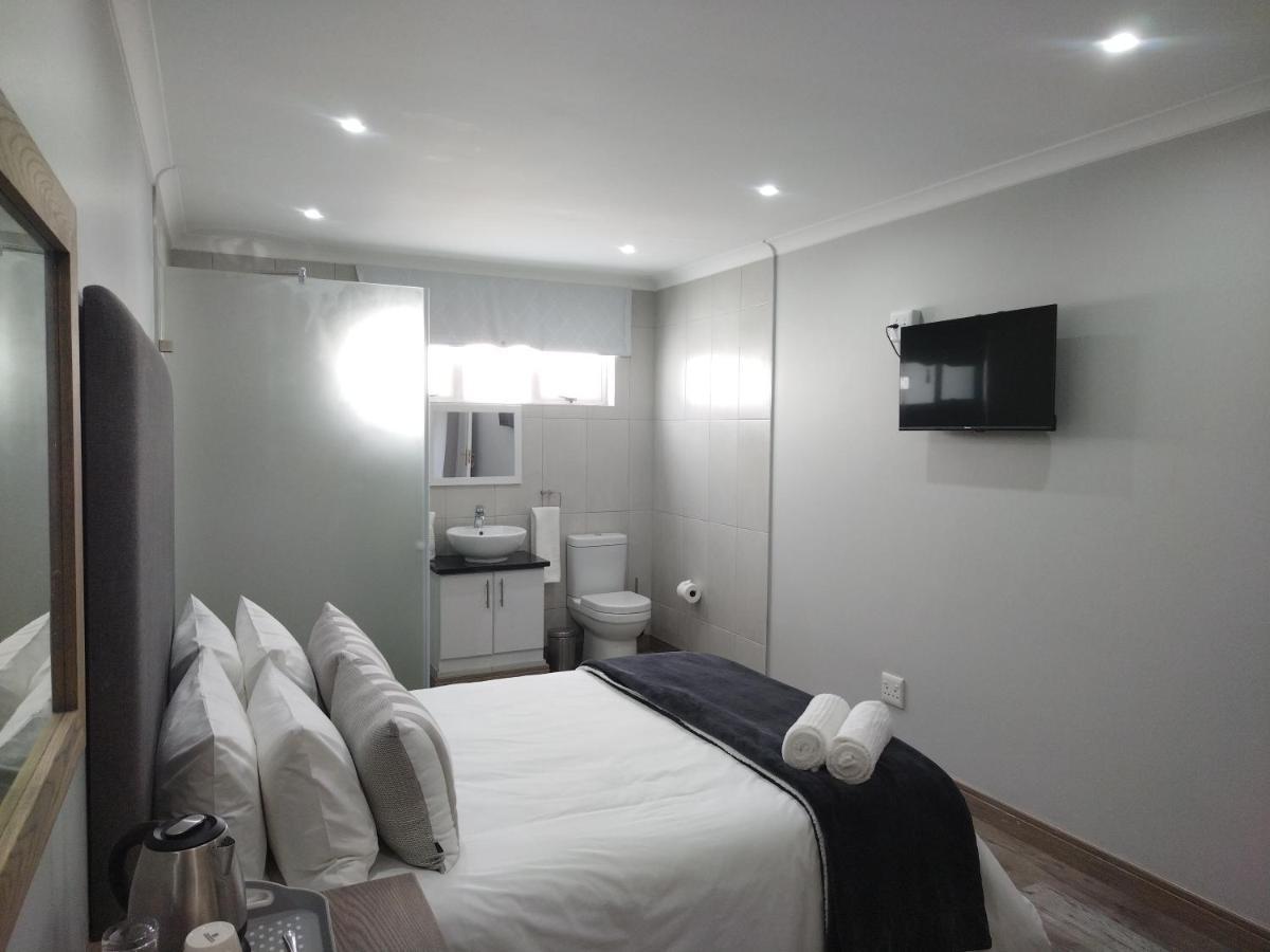 Blue Owl Guest House Мозел Бей Екстериор снимка