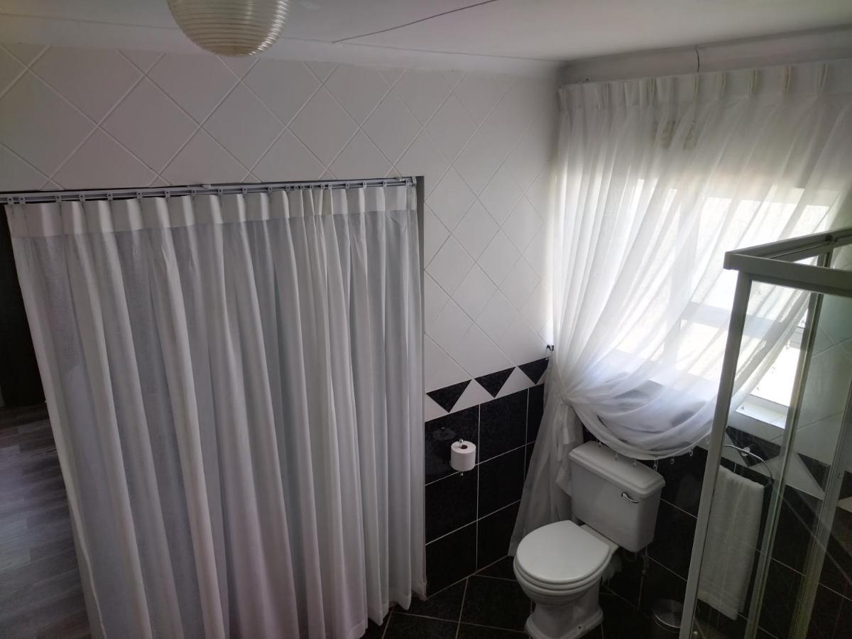 Blue Owl Guest House Мозел Бей Екстериор снимка