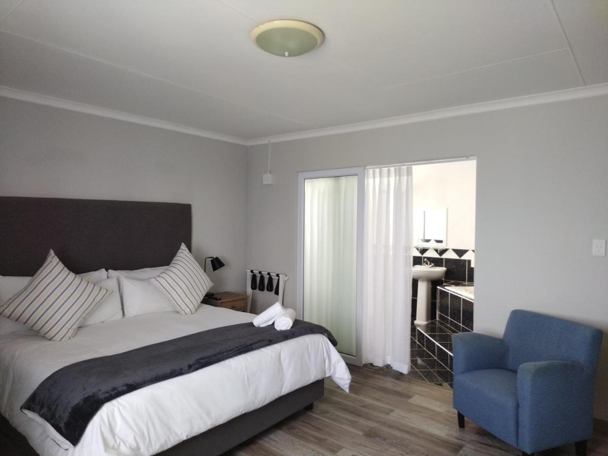 Blue Owl Guest House Мозел Бей Екстериор снимка