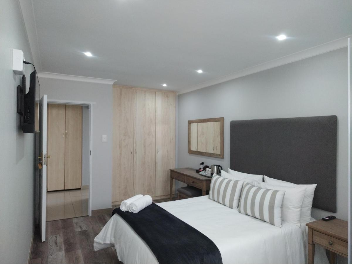 Blue Owl Guest House Мозел Бей Екстериор снимка