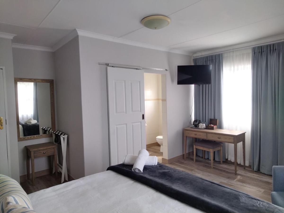 Blue Owl Guest House Мозел Бей Екстериор снимка
