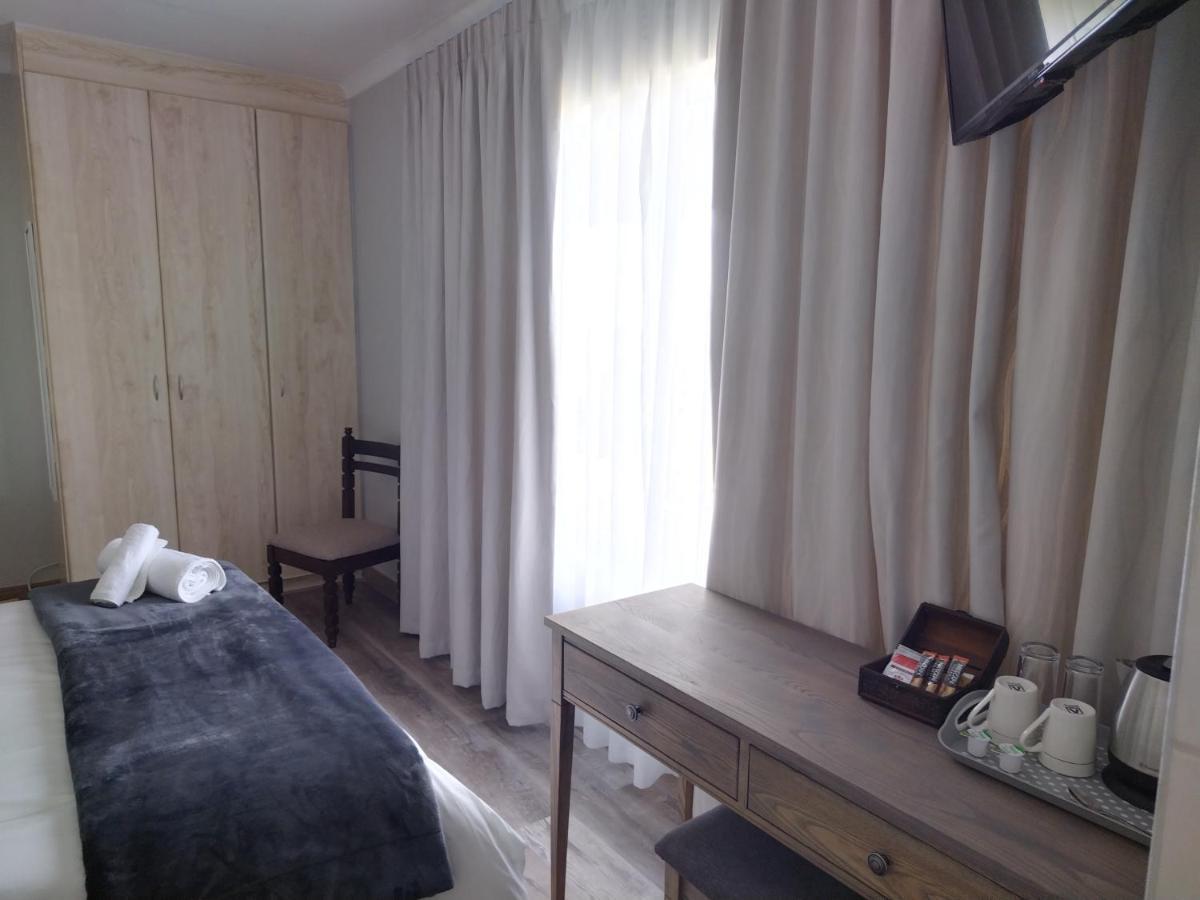 Blue Owl Guest House Мозел Бей Екстериор снимка