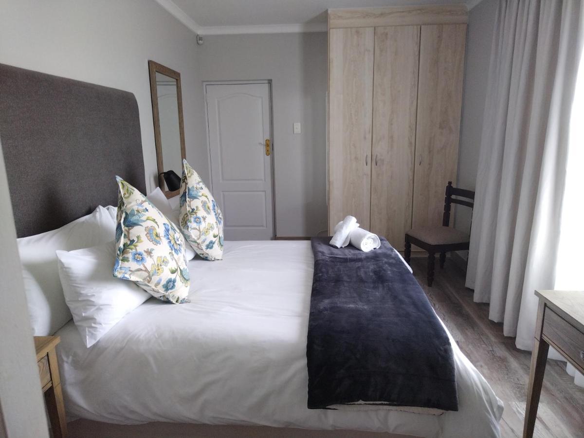 Blue Owl Guest House Мозел Бей Екстериор снимка