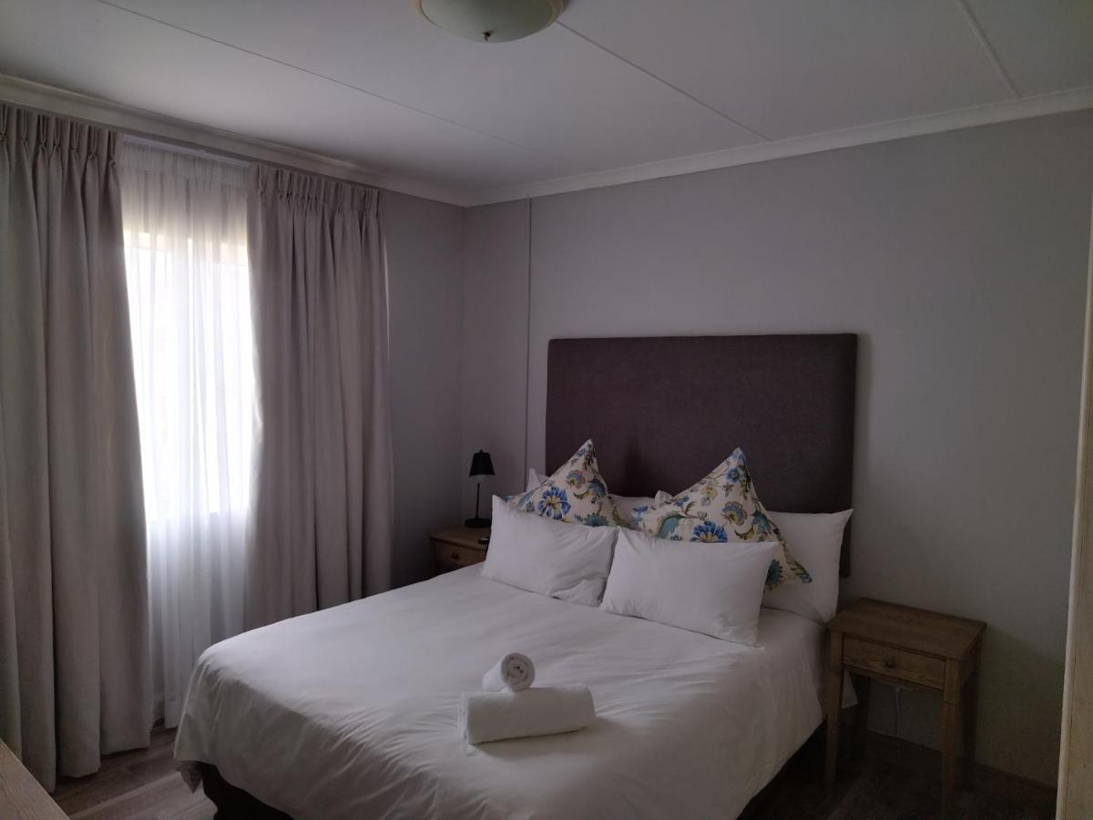 Blue Owl Guest House Мозел Бей Екстериор снимка