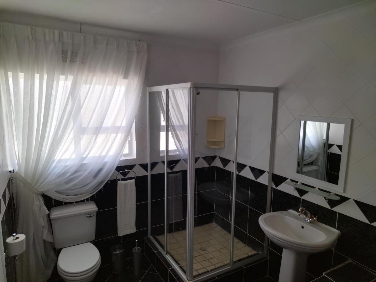 Blue Owl Guest House Мозел Бей Екстериор снимка